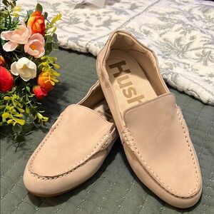 Hush Puppies Women’s Ozzie Tan Loafers